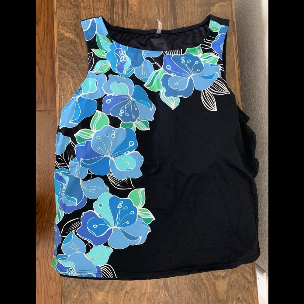 Lands’ End Woman’s Tankini Swim Top